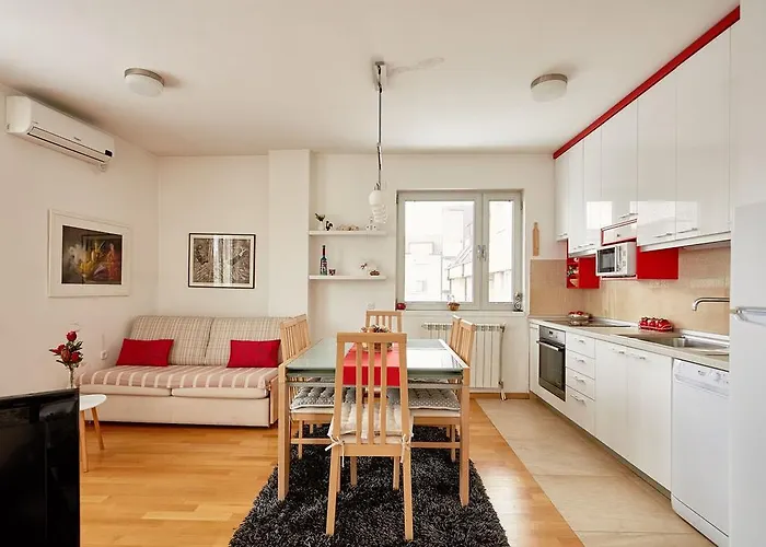 Apartment Luxury Near Center *